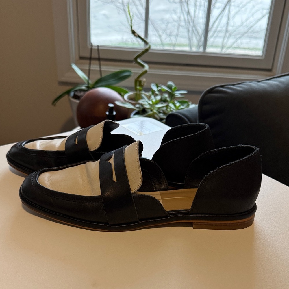 Dolce Vita Moyra Black and White Loafers - size 7.5